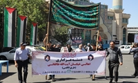 دسته هیئت خیابان طالقانی در سوگ پیامبر رحمت جامه عزا پوشیدند و بر سر و سینه زدند