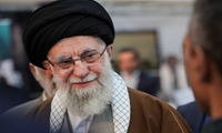 بازدید رهبر انقلاب از غرفه فعالان بخش کشاورزی در نمایشگاه پیشگامان پیشرفت 