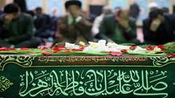 تشییع نمادین تابوت حضرت زهرا(س) در دسته عزاداری خیابان طالقانی