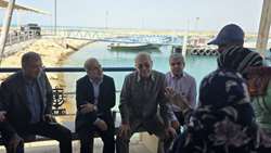 بانوان صیاد جزیره هنگام از مجوز صید برخوردار می‌شوند 