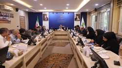 نقش راهبردی روابط عمومی در همراه‌سازی افکار عمومی و تبیین سیاست‌های کلان