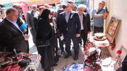 بازدید معاون رئیس‌جمهور از نمایشگاه توانمندی‌های روستایی و صنایع‌دستی میانه