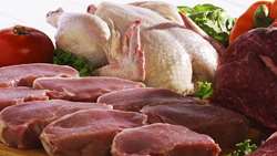 توزیع گوشت منجمد مرغ و گوساله در سطح استان فارس