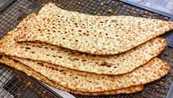 تولید نان‌های سنتی در کشور از کیفیت مطلوب برخوردار است/استفاده از تجهیزات روز دنیا در تولید انواع آرد و نان در کشور