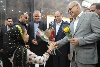   وزیر جهاد کشاورزی همزمان با برنامه‌های هفته دولت و به نمایندگی از هیئت دولت، با هدف افتتاح و بازدید از طرح‌های مختلف و بررسی مسائل و ظرفیت‌های استان هرمزگان وارد بندرعباس شد.